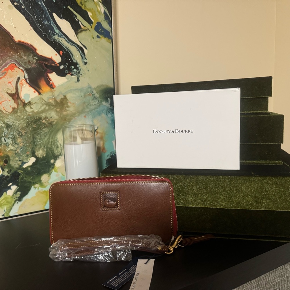 Dooney & Bourke Brown Leather Wallet / NWT